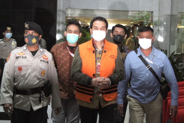 Saksi Sebut Serahkan Langsung Rp2,085 Miliar Kepada Aliza Gunado, Terdakwa Azis Syamsuddin Menyanggah