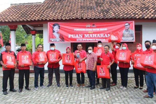 DPC PDI Perjuangan Pesawaran dan Pringsewu Terima 10 Ton Beras Bantuan Puan Maharani