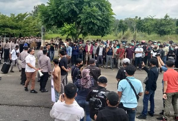 Warga Lima Keturunan Unjukrasa di DPRD Tulang Bawang Barat Tuntut Ukur Ulang Lahan