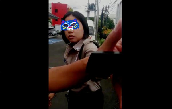 Liputan Puluhan Warga Yang Protes Soal Pengurusan Sertifikat Tanah Dua Wartawan Diintimidasi Tiga Satpam Dan Coba Rampas Alat Kerja Jurnalis