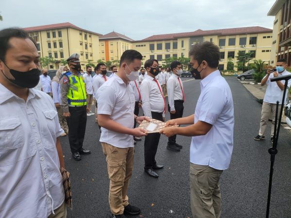 Dir Narkoba Polda Lampung Reward Anggota Berprestasi