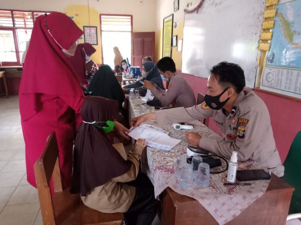 Polres dan Dinkes Lampung Utara Vaksinasi di Yayasan Ponpes Husnul Amal