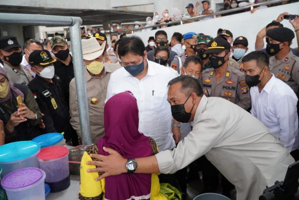 Menteri Airlangga Hartanto Resmikan Pasar Modern Pulung Kencana