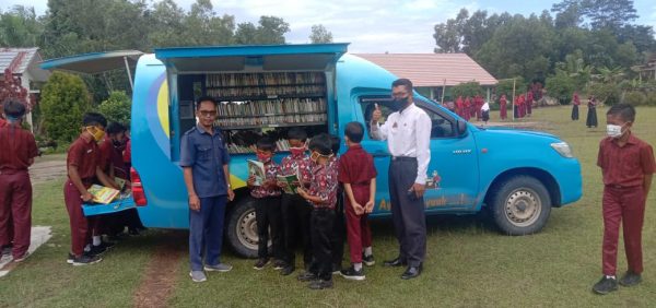Perpustakaan Keliling Dispusar Mesuji Turut Kenalkan Aplikasi Iperpus