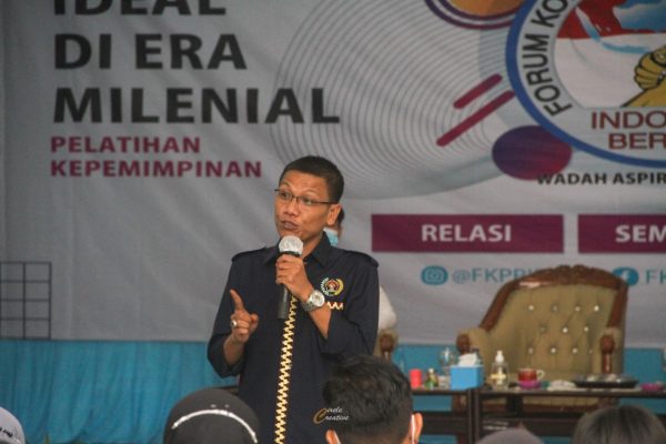 Ketua PWI Lampung Setrum Peserta Pelatihan Kepemimpinan FKPPIB