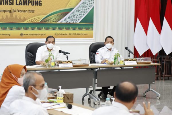 Rapat Bersama Menteri Perdagangan RI, Gubernur Ingatkan Bupati/Walikota Mengawasi Distribusi Minyak di Wilayah Masing – masing