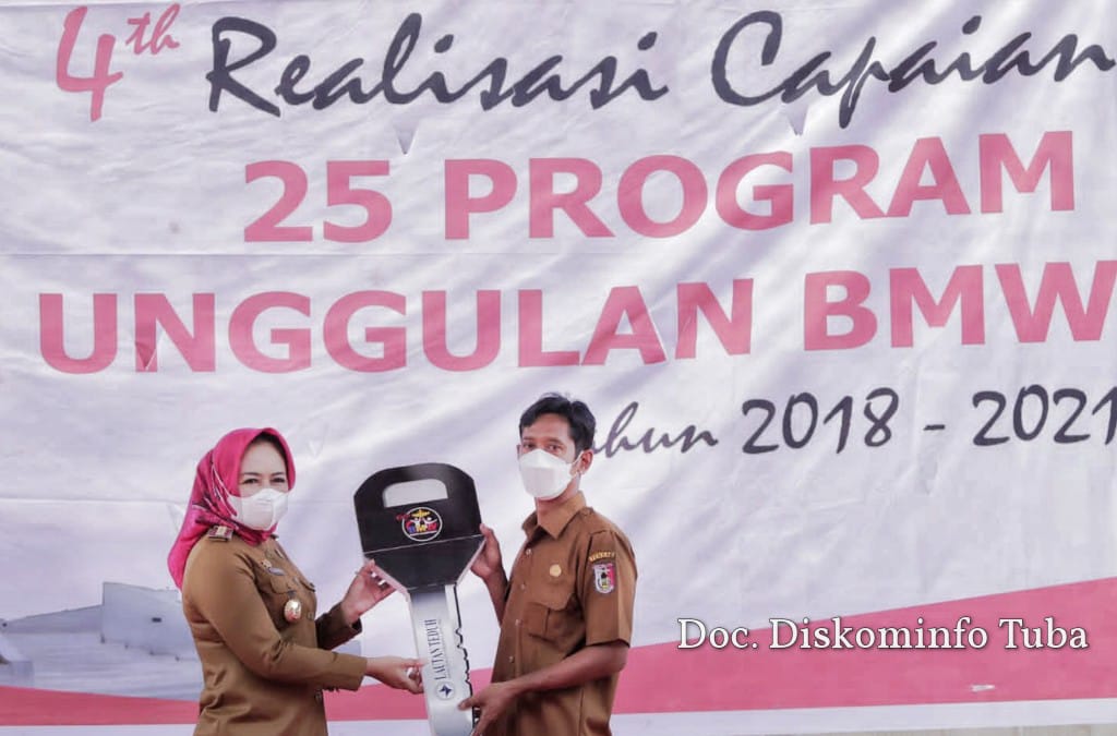 Bupati Winarti hadiri kunjungan kerja di Kampung Tiuh Tohow kecamatan Menggala Tulang Bawang