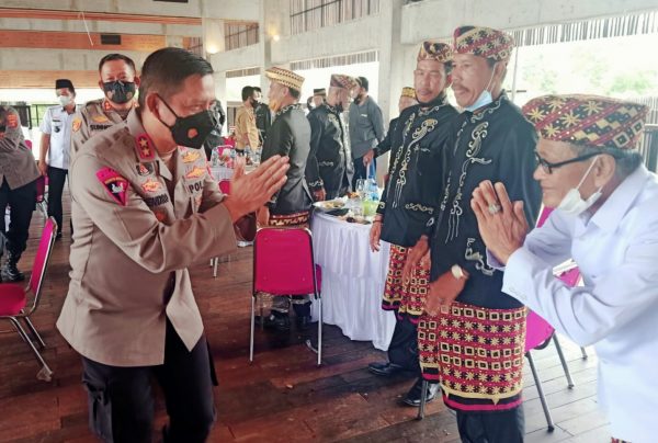 Irjen Pol Hendro Sugiatno Sapa Tokoh Adat dan Tokoh Masyarakat Tulang Bawang Barat