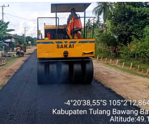 Dinas PUPR Tubaba Perbaiki Insfrastruktur Jalan Rusak