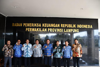 Gubernur Arinal Serahkan LKPD Provinsi Lampung Tahun Anggaran 2021 Kepada BPK RI