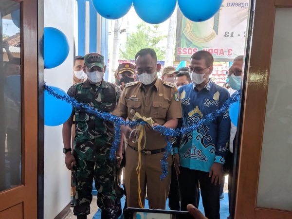 Resmikan Kantor PWI Pringsewu Fauzi Janjikan Wartawan Kuliah Gratis di Kampusnya
