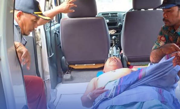 Pria Paruh Baya Tewas Saat Atri BPNT di Dente Teladas Puluhan Lainnya Pingsan