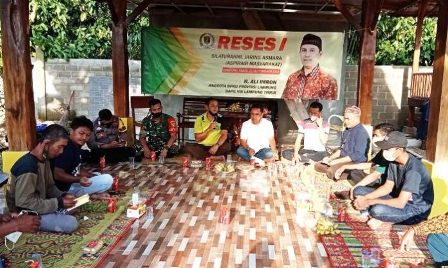 Ali Imron Terima Aspirasi Soal Potensi Wisata Desa Penyangga Waykambas