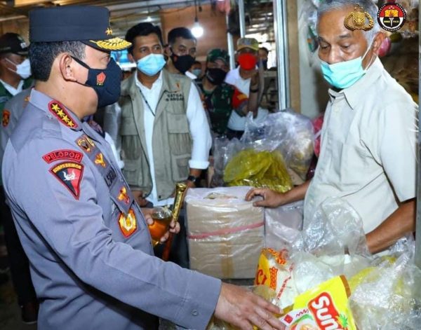 Datangi Pasar Bantar Gebang Kapolri Masih Terima Keluhan Kelangkaan Migor
