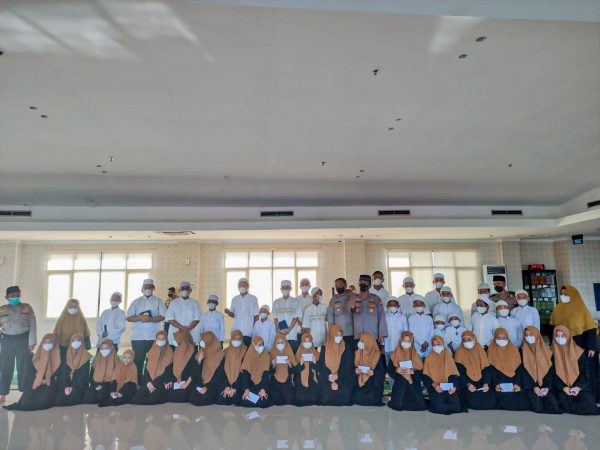 Kamis Religi Polsek Cempaka Putih Santuni Anak Yatim