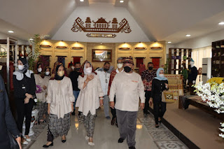 Launching Pojok Dekranasda, Gubernur Lampung Dorong UMKM Tingkatkan Kualitas dan Produksi Kerajinan