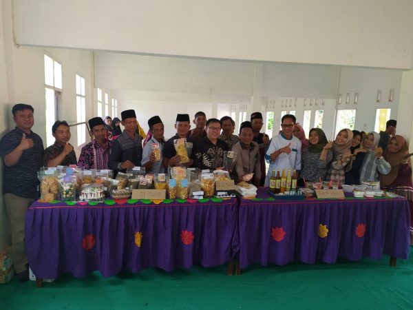 DISKOP DAN UKM Way Kanan Berikan Pembinaan dan Fasilitas Perizinan