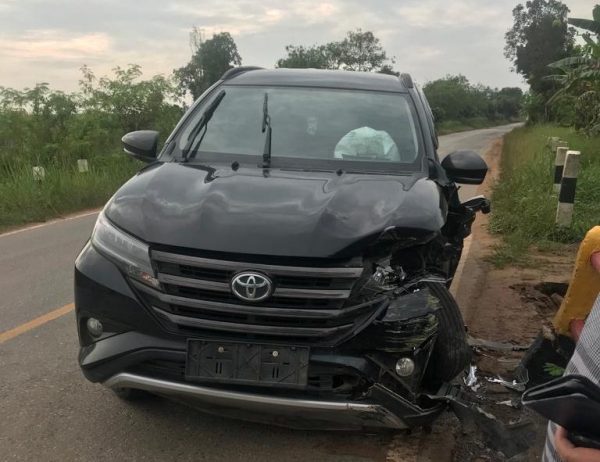 Mobil Dinas Pemda Mesuji Kecelakaan Tunggal di Gunung Batin Lintas Timur