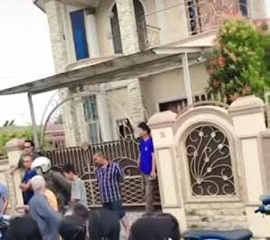 Bersama Dua Balita Kembarnya Rista Ditemukan Tewas di Lantai 2 Rumah Mewah