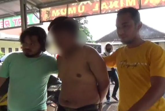 Kepergok Curi Uang Rp200 Ribu di Warung Pemuda Ganjar Agung Babak Belur di Sawah