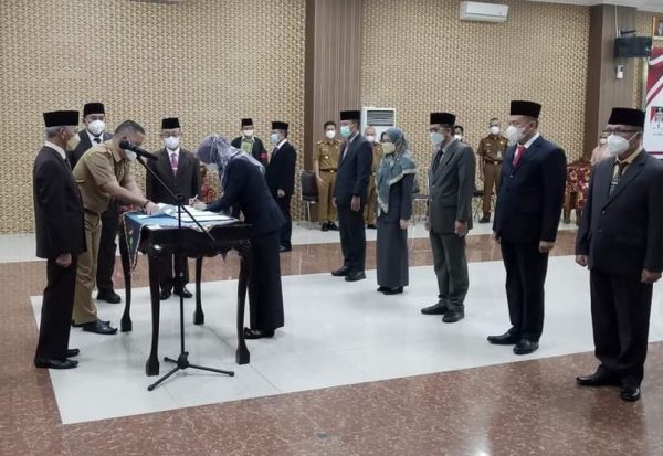 Sujadi Lantik Enam Kadis, Sekwan dan Dua Staf Ahli