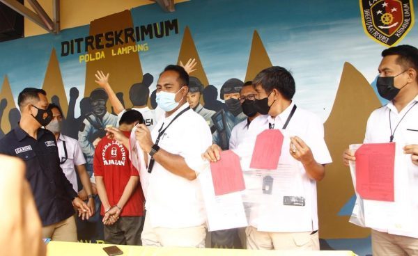 Raup Uang Hingga Rp1,4 Miliar Iuran Warga Register 40 Iwan dan Aulia di Sebut Mafia Tanah Polda Dalami Oknum Pegawai Kemenhut