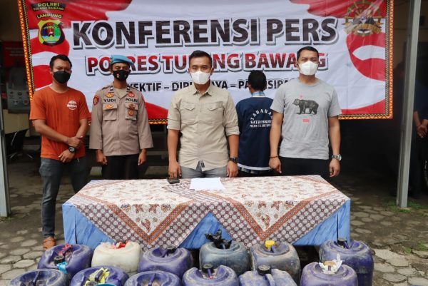 Polres Tulang Bawang Tangkap Penimbun 910 BBM Solar dan Pertalite