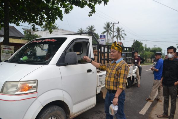 PWI dan Baznas TUBA Kembali Bagikan Takjil