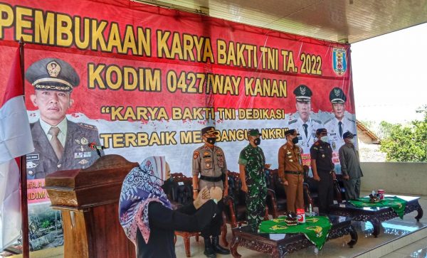 Wujud Sinergitas Bupati Way Kanan Bersama Kodim 0427 Buka Karya Bakti TNI