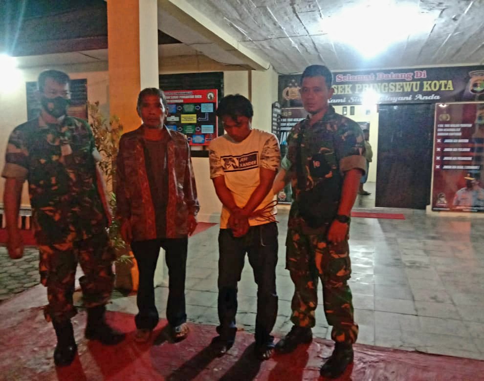 Suami Pergi Jualan Sayur Istri Malah ‘Nyambel’ Dengan Pria Lain di Kamar, Kepergok Suami Yang Ambil HP Ketinggalan