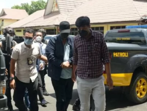 Jadi Buron Korupsi Proyek Jalan di Sambas Ketua Kadin Kalbar Ditangkap Dicafe di Jakarta
