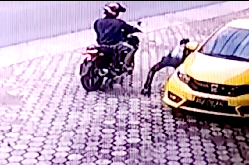 Rampok Pecah Kaca Mobil Gasak Uang Orang Tua Polisi di Teluk Betung Timur