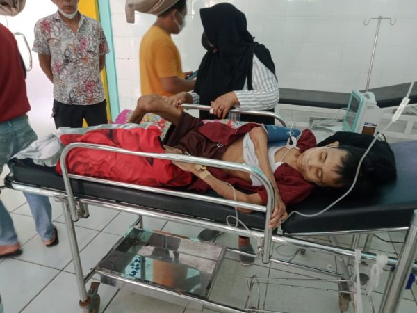 Warga Pekon Banding Agung 18 Tahun Menderita Pengapuran Tulang Butuh Bantuan