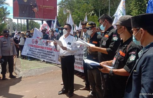 Massa Arema Desak APH Tidak Tumpul Atas Kasus Korupsi Dua Anggota DPRD Lampung Timur