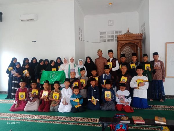 Berkah Ramadhan, PW Muslimat Al Washliyah Lampung Berikan Santunan ke TPA dan Guru Ngaji