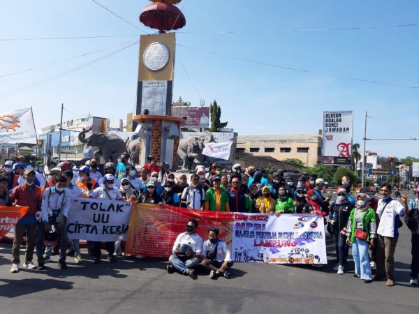 MPBI Bersama Mahasiswa Gelar Aksi May Day