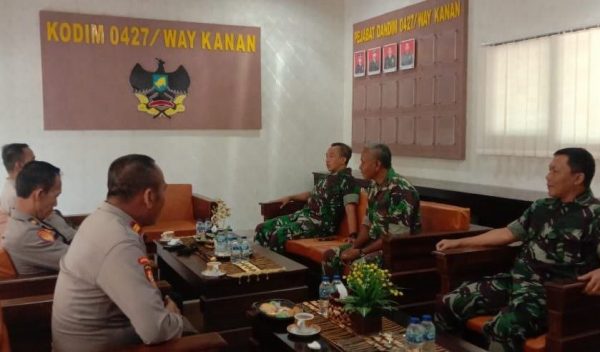 Kapolres Way Kanan Lakukan Kunjungan Silaturahmi ke Kodim