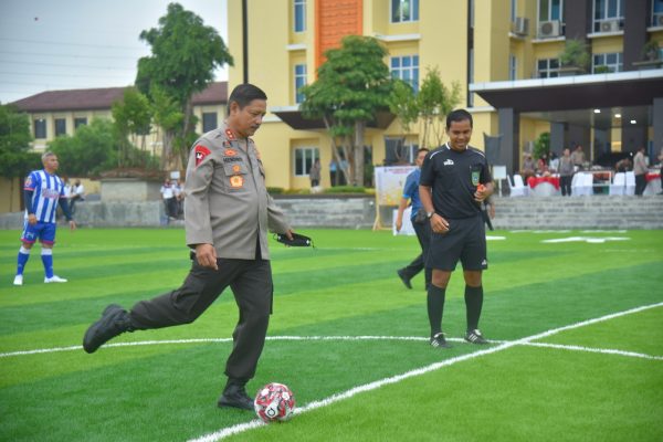 HUT Bhayangkara ke-76 Kapolda Lampung Buka Turnamen Sepak Bola Mini Soccer Antar Satker