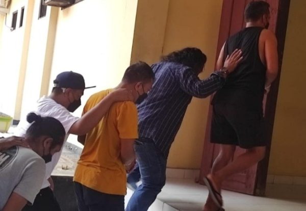 Sekelompok Pria Bercadar Aniaya Wartawan Usai Konferensi Pers Polresta Kupang Tangkap Empat Orang di Samarinda