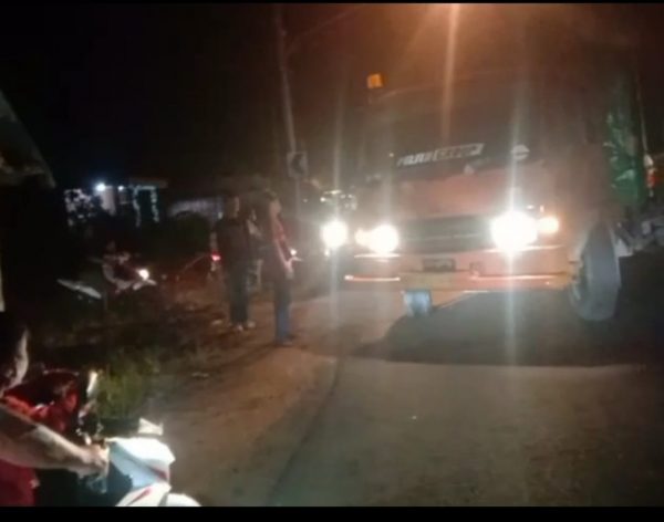 Geram Marak Pungli dan Kerap Dilintasi Kendaraan Melanggar Warga Halau Truk di Kotabumi Ilir
