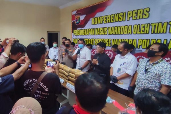 Sepekan Mei 2022 Ditnarkoba Polda Lampung Gagalkan Peredaran 3kg sabu,1300 Pil Ekstasi dan 69kg Ganja Dengan 11 Tersangka
