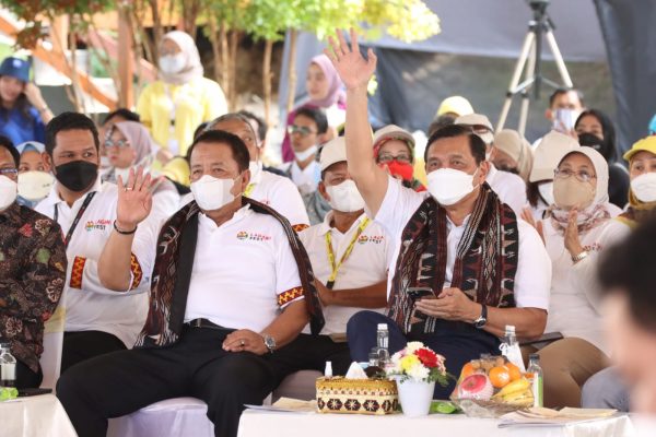Menko Luhut Binsar Panjaitan dan Menteri Peridustrian Hadiri Germas BBI di Pesawaran