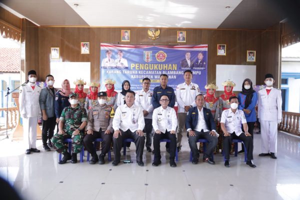 Camat Blambangan Umpu Lantik Pengurus Karang Taruna