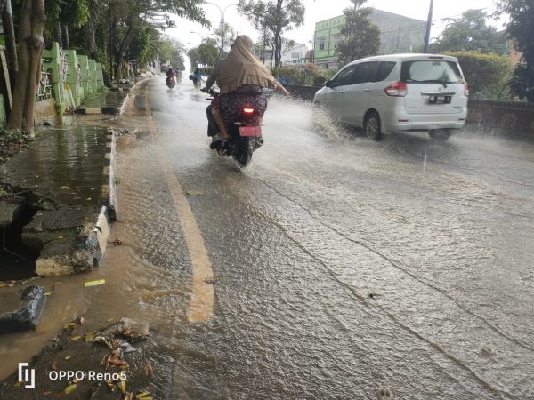 Masyarakat Lampung Utara Keluhkan Kerusakan Jalan Nasional