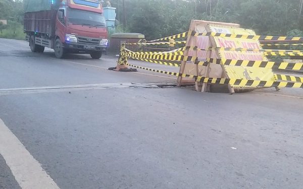 Diperbaiki Jelang Lebaran lalu Jalan Lintas Tengah Sumatera Jembatan Way Sabuk Rusak Lagi