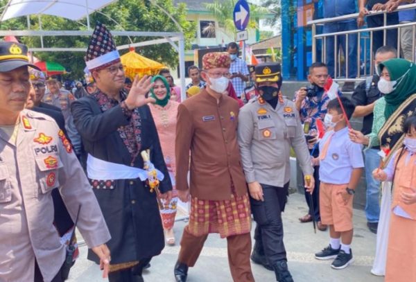 Kunjungan Kerja di Kota Metro Anies Baswedan Kuliah Umum Hingga Hadiri Peresmian Monumen Instalasi Sakai Sambayan