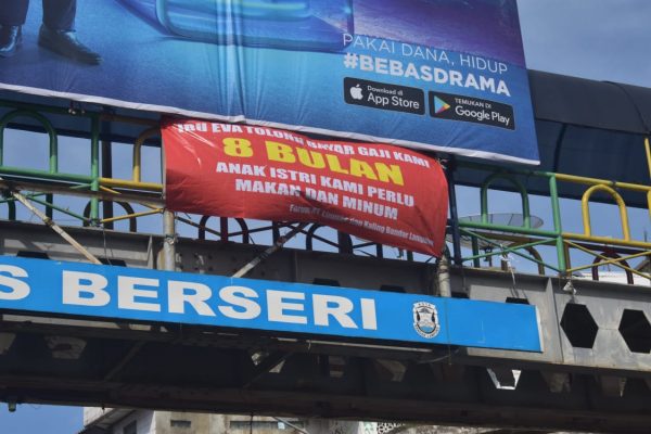 Forum RT Linmas dan Kaling Tagih Eva Dwiana Lewat Spanduk Minta Bayar 8 Bulan Insentif