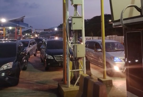 Lagi Antrian Panjang Pelabuhan Bakauheni Pengendara Antri Hingga Tiga Jam Didermaga Eksekutif