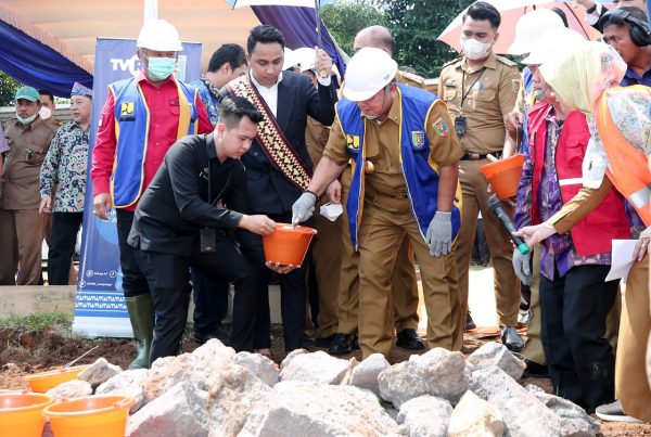 Letakkan Batu Pertama Pembangunan Gedung Studio Baru TVRI Lampung Gubernur Janji Atasi Daerah Blank Spot