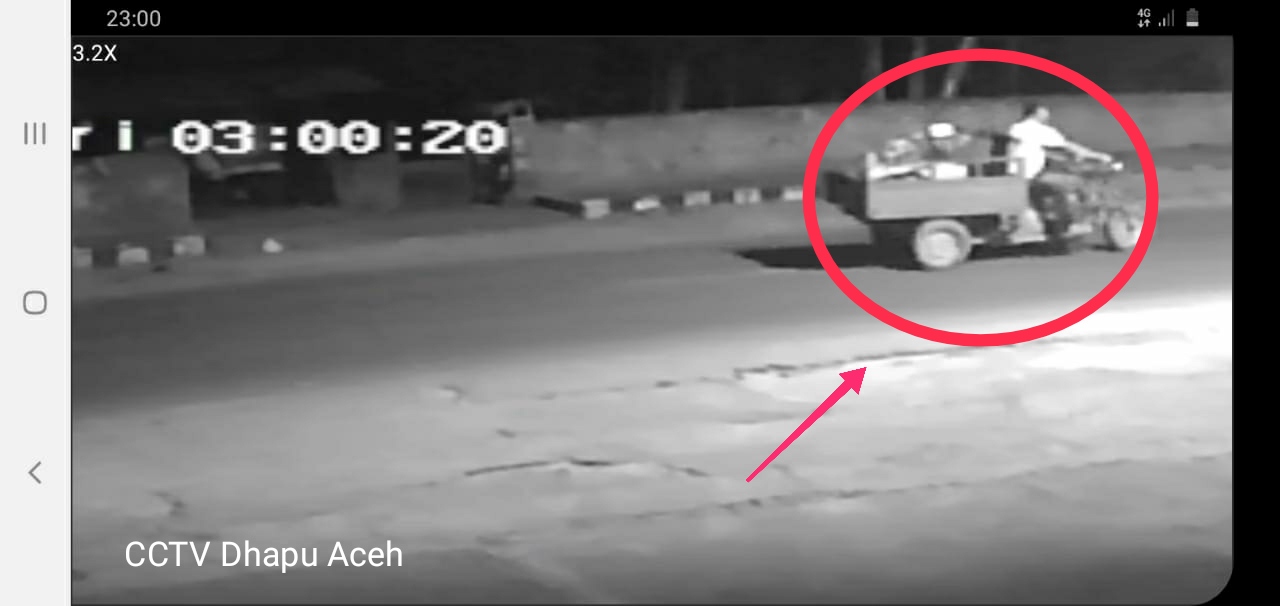 Kawanan Pencuri Maling Perlengkapan Bengkel Pakai Bentor Terekam CCTV